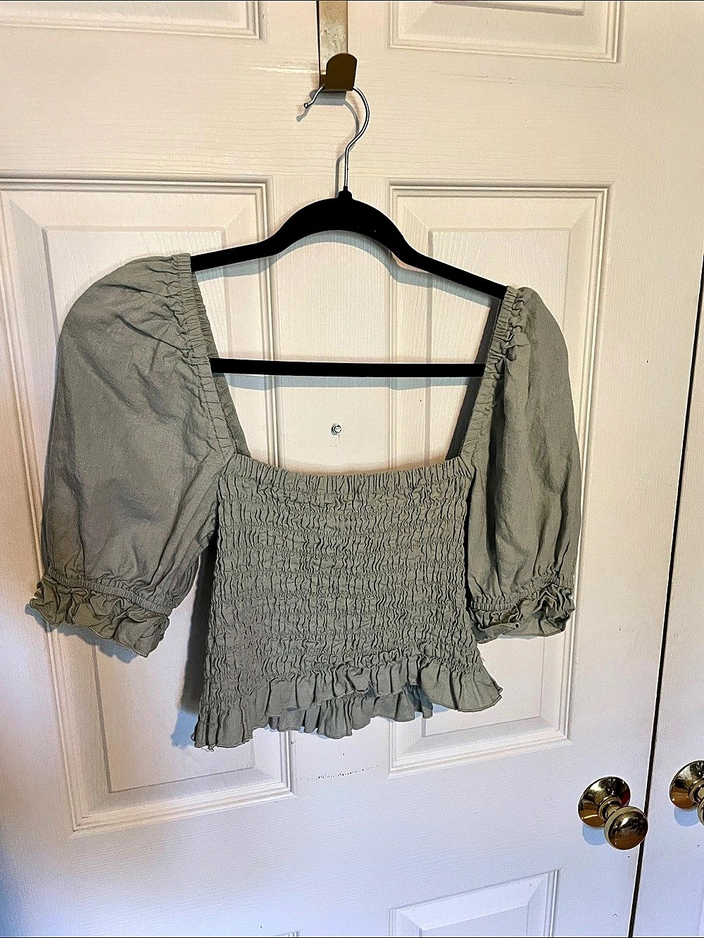 Altar’d State Sage Green Smocked Puff Sleeve Crop Top size large
